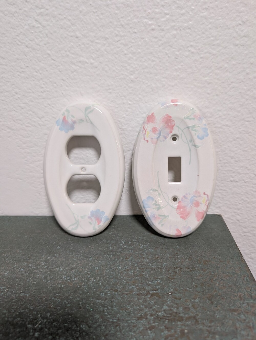 2 VTG Porcelain Single Switch Light & Outlet Covers White w/ Floral Cottagecore